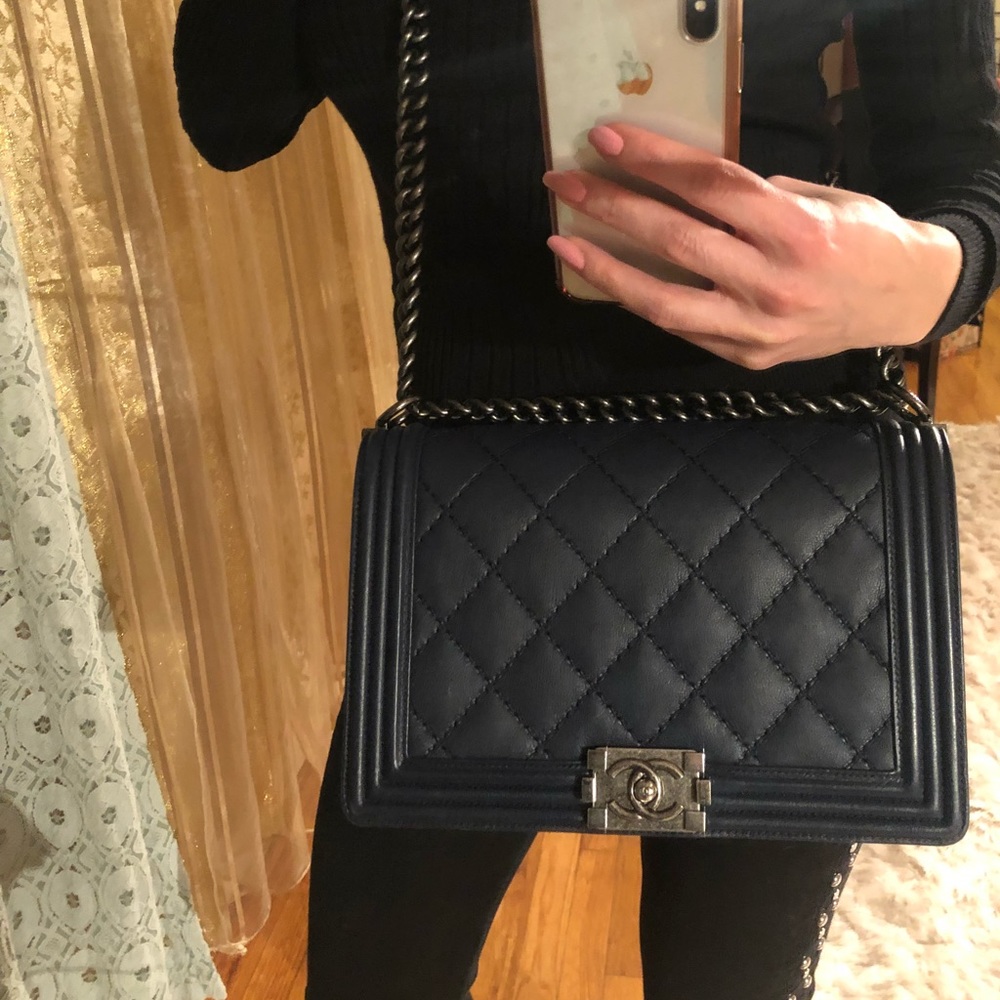 ❌SOLD TO @veedundee Chanel New Medium Boy Bag - Picture 4 of 7